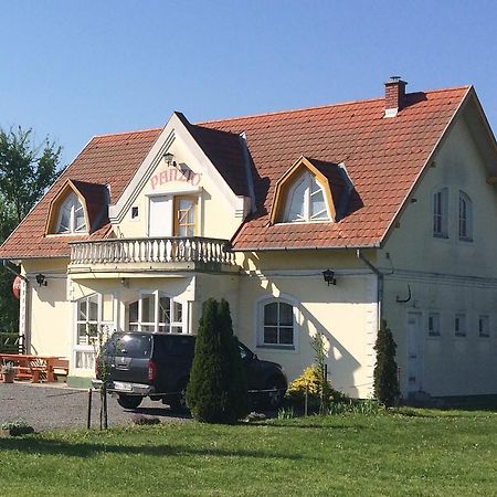 Golf Etterem Es Panzio 호텔 캐스포바 외부 사진