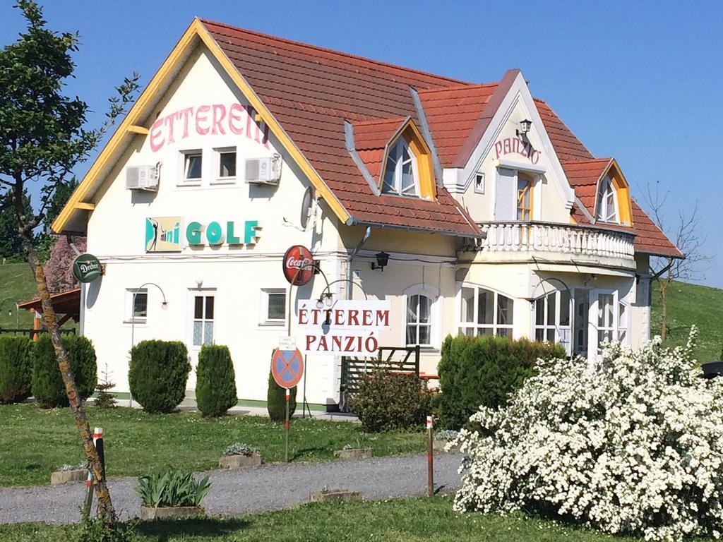 Golf Etterem Es Panzio 호텔 캐스포바 외부 사진